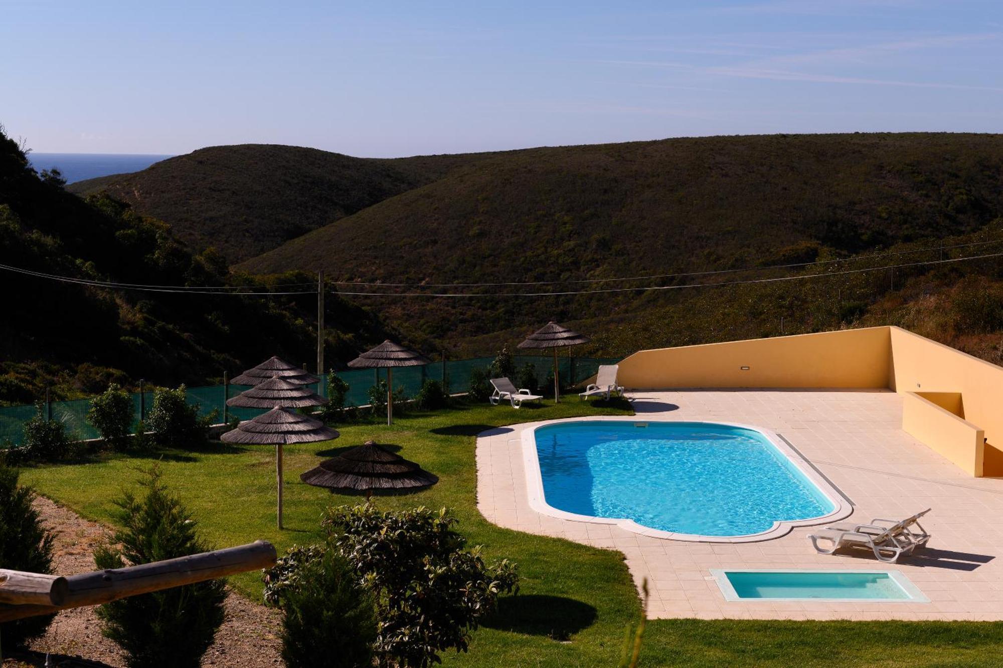 Falésias Da Arrifana * Praia da Arrifana